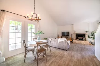 Photo #3: 6107158 Listing