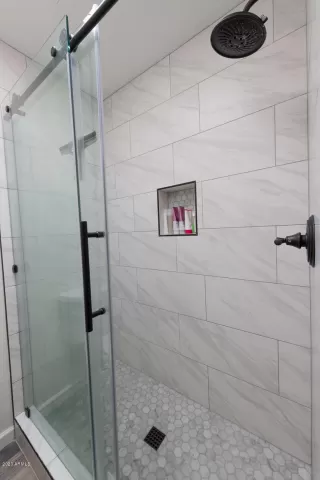 Photo #6: 6107158 Listing