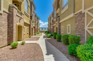 Photo #2: 6107173 Listing 