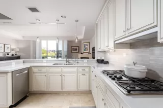 Photo #2: 6107238 Listing