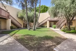 Photo #5: 6107277 Listing