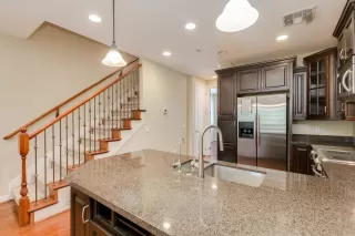 Photo #2: 6107330 Listing