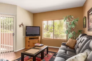 Photo #2: 6107347 Listing 