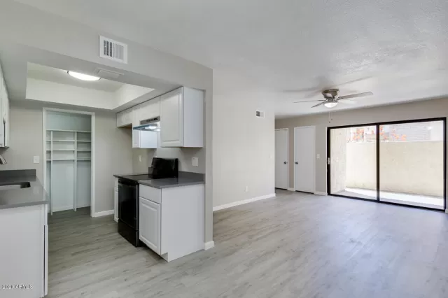 MLS: 6107351 Condo For Sale