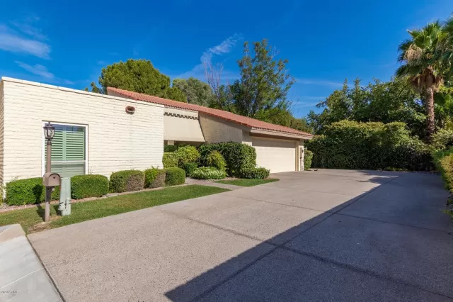 MLS: 6107364 Condo For Sale