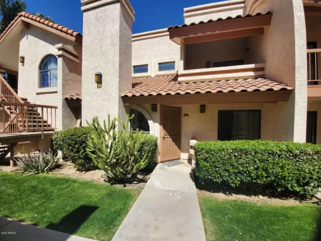 MLS: 6107433 Condo For Sale