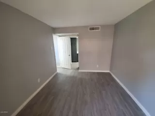 Photo #6: 6107433 Listing