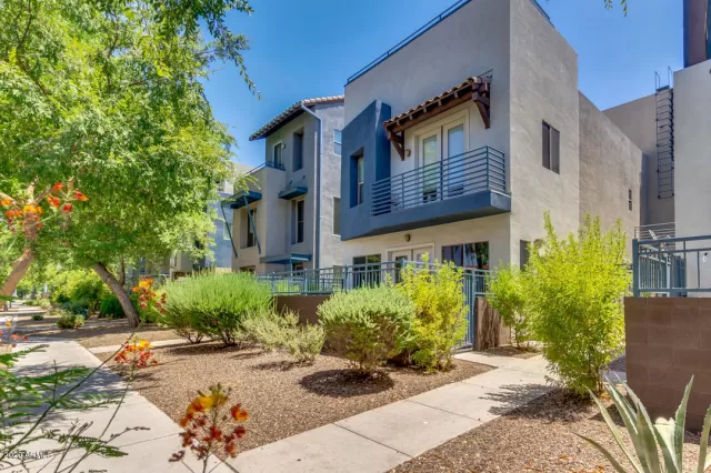 MLS: 6107525 Condo For Sale