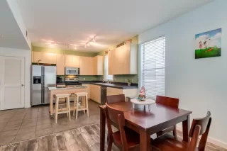 Photo #5: 6107525 Listing