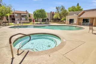 Photo #4: 6107640 Listing