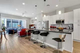 Photo #3: 6107659 Listing