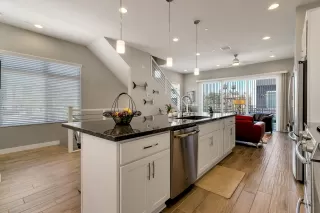 Photo #4: 6107659 Listing