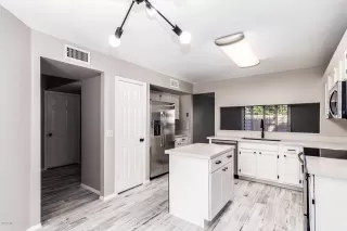 Photo #2: 6107662 Listing 