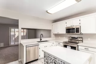 Photo #3: 6107662 Listing 