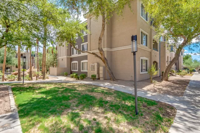 MLS: 6107713 Condo For Sale