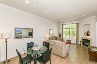 Photo #6: 6107758 Listing 
