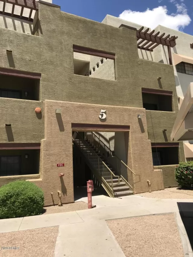 MLS: 6107766 Condo For Sale