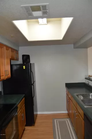 Photo #5: 6107766 Listing