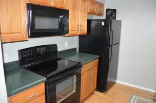 Photo #6: 6107766 Listing