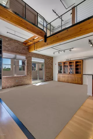 Photo #4: 6107902 Listing 