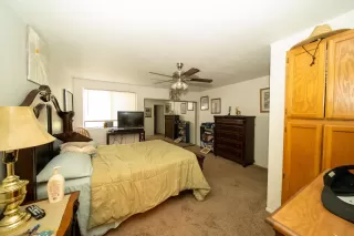 Photo #5: 6107950 Listing