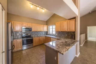 Photo #2: 6108246 Listing