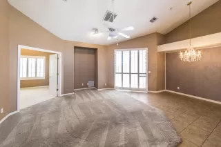 Photo #5: 6108246 Listing