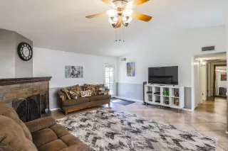 Photo #4: 6108287 Listing