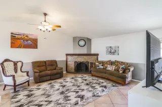 Photo #5: 6108287 Listing