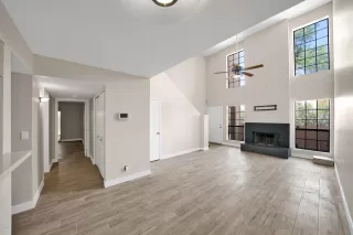 Photo #6: 6108482 Listing