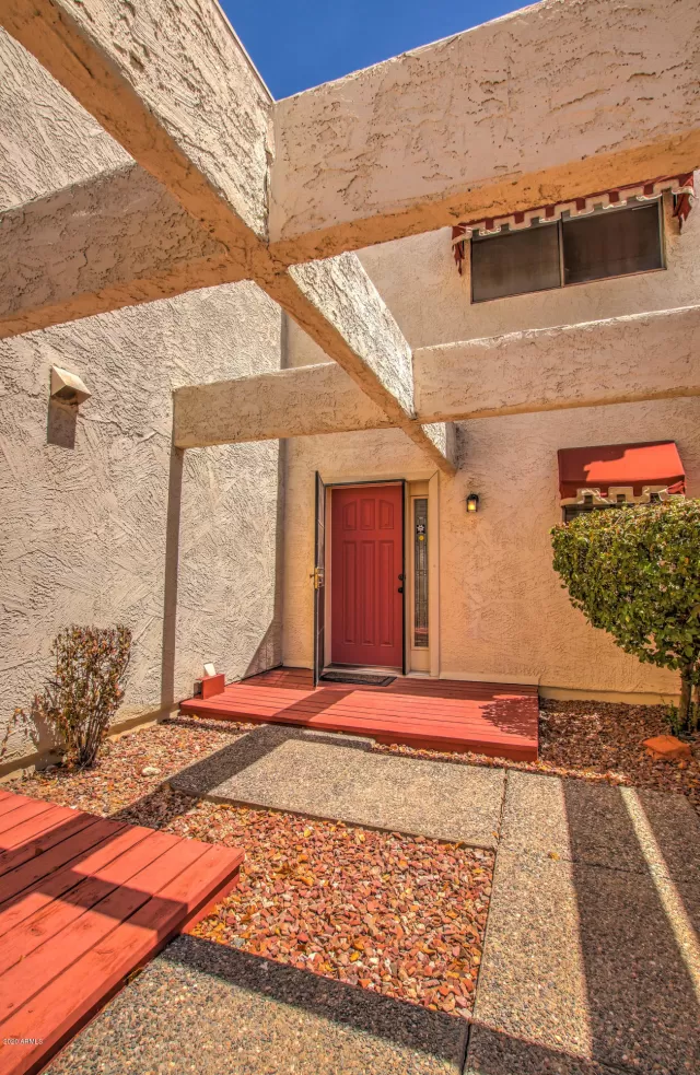 MLS: 6108510 Condo For Sale