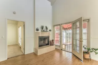 Photo #4: 6108510 Listing