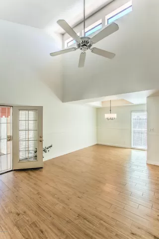 Photo #5: 6108510 Listing