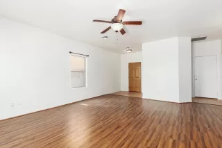 Photo #6: 6108547 Listing 