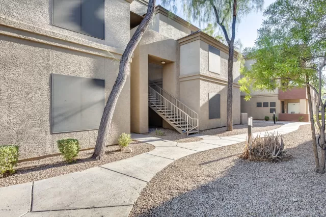 MLS: 6108563 Condo For Sale