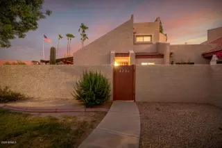 Photo #5: 6108775 Listing