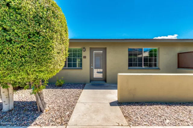 MLS: 6108886 Condo For Sale