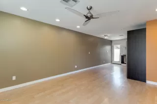 Photo #6: 6108886 Listing