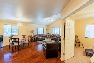 Photo #6: 6109116 Listing 