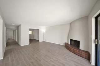 Photo #4: 6109132 Listing