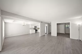 Photo #6: 6109132 Listing