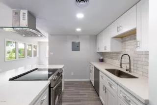 Photo #3: 6109169 Listing