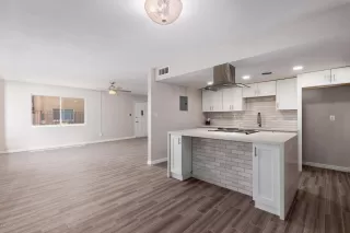 Photo #6: 6109169 Listing