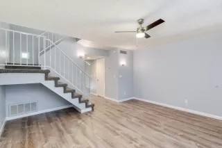 Photo #3: 6109217 Listing