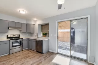 Photo #5: 6109217 Listing