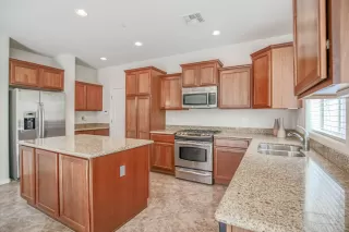 Photo #4: 6109357 Listing