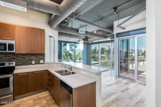 Photo #3: 6109373 Listing