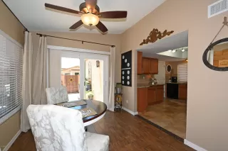 Photo #5: 6109458 Listing