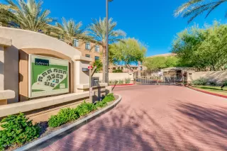 Photo #6: 6109490 Listing