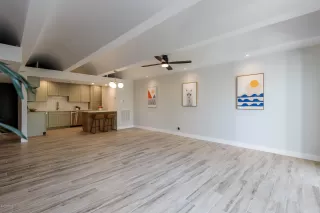 Photo #3: 6109546 Listing